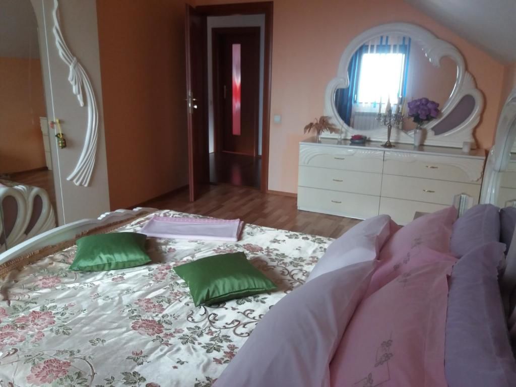 Виллы Casa Irina Пьятра-Нямц-161